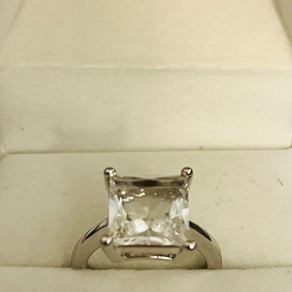 Sterling Silver 925 with White Shapphire CZ Size 5 - Picture 7 of 7